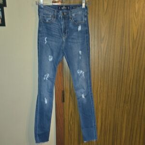 Hollister High-Rise Super Skinny Blue Jeans